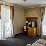 Hotel Aleksion Palace And Sans Souci