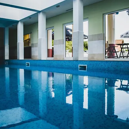 מלון Aleksion Palace *