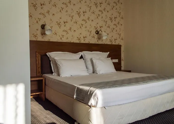 Aleksion Palace אוגניאנובו