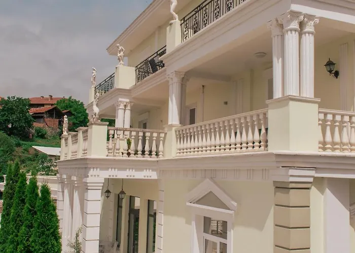 Aleksion Palace אוגניאנובו