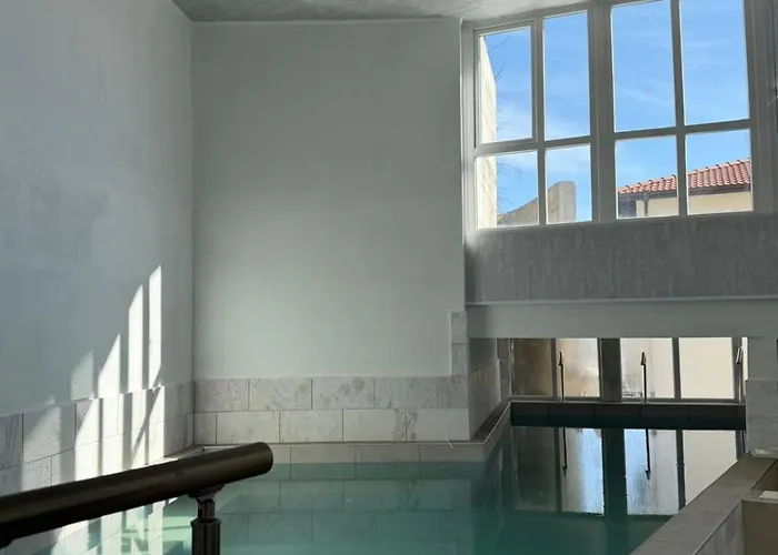 Aleksion Palace 호텔